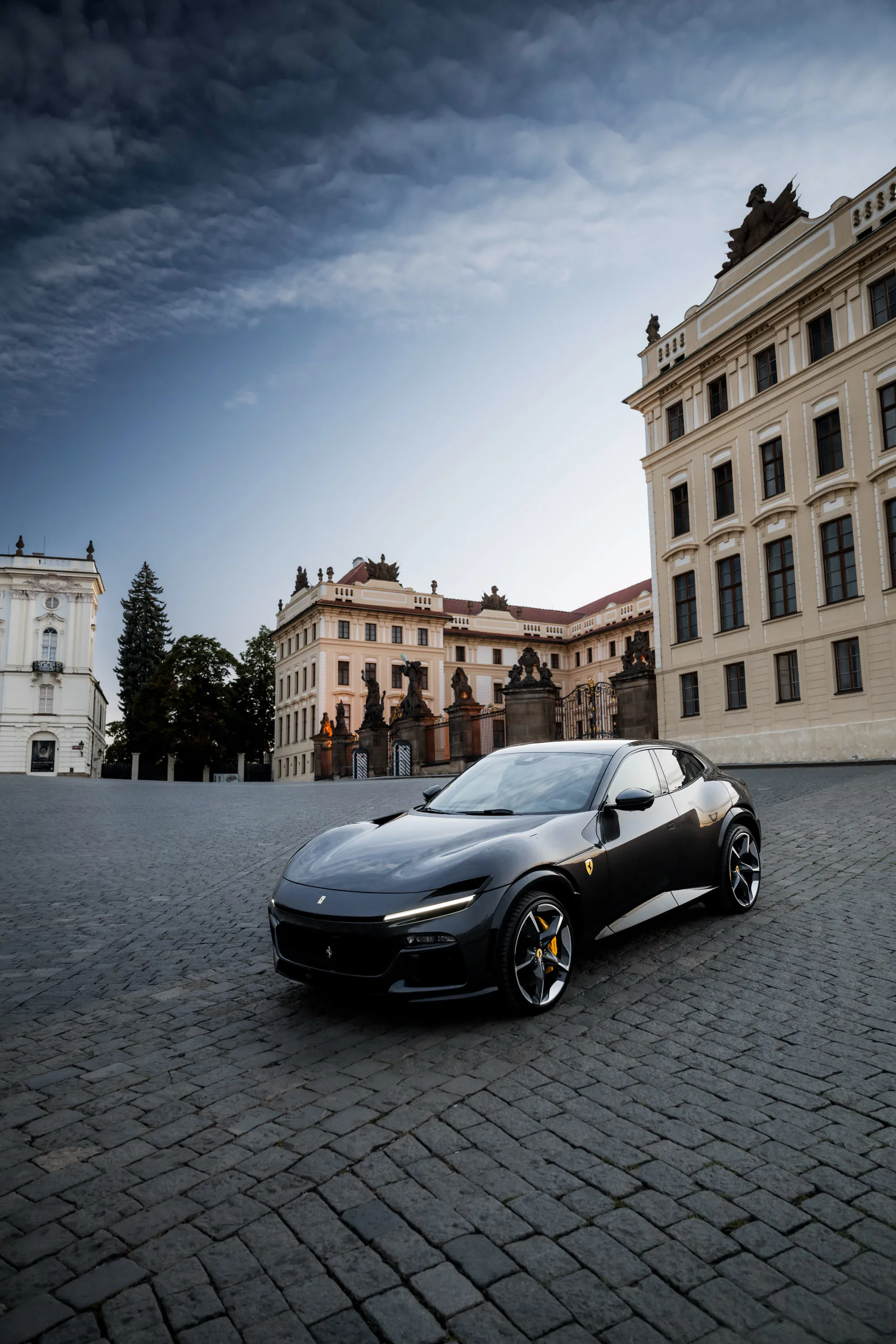 Ferrari Purosangue, Grigio Eski